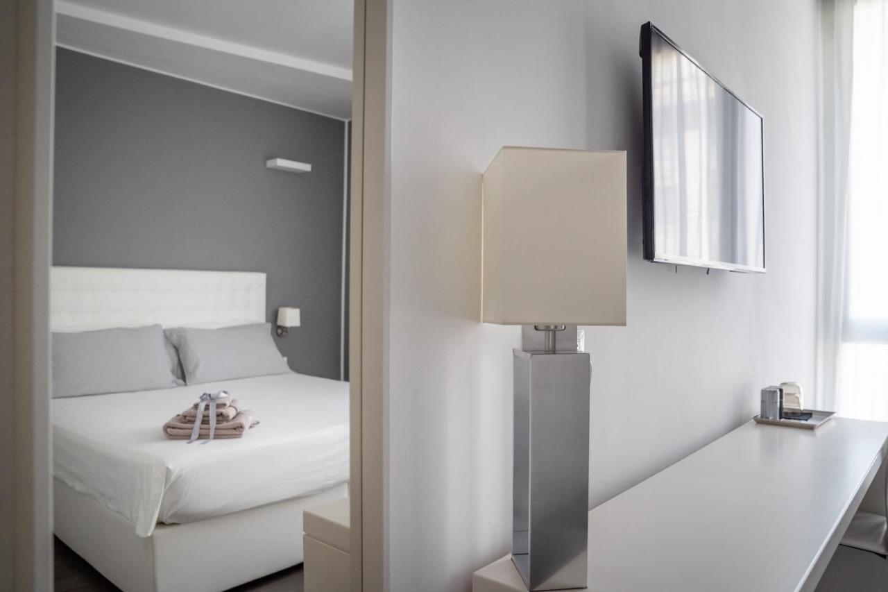 Hotel Midnight In Genova Zewnętrze zdjęcie