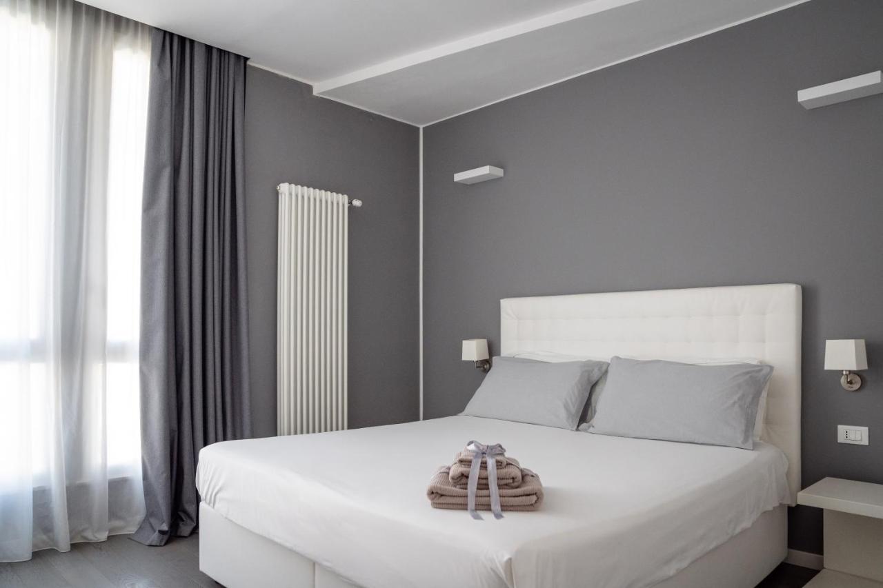 Hotel Midnight In Genova Zewnętrze zdjęcie