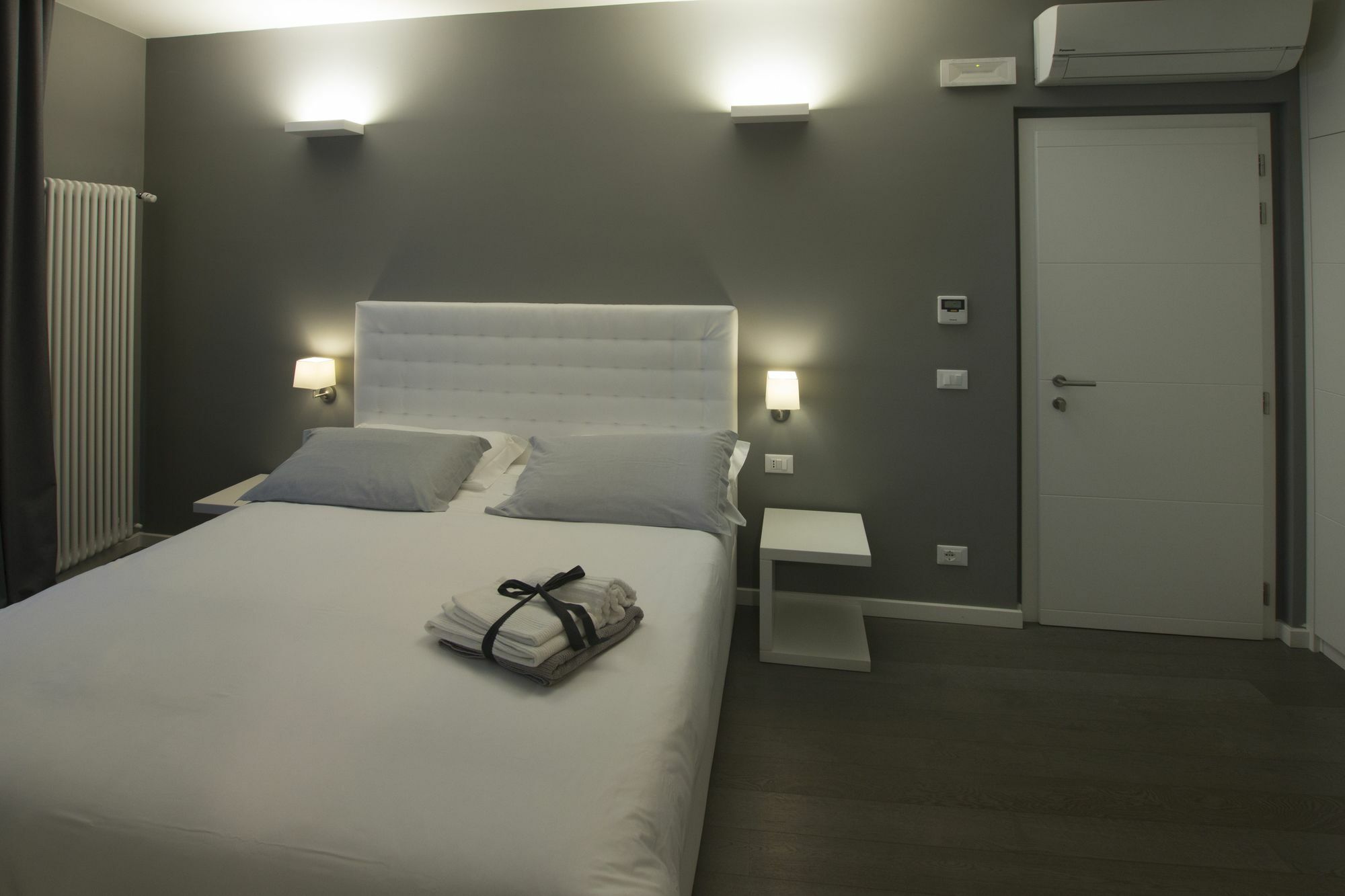 Hotel Midnight In Genova Zewnętrze zdjęcie